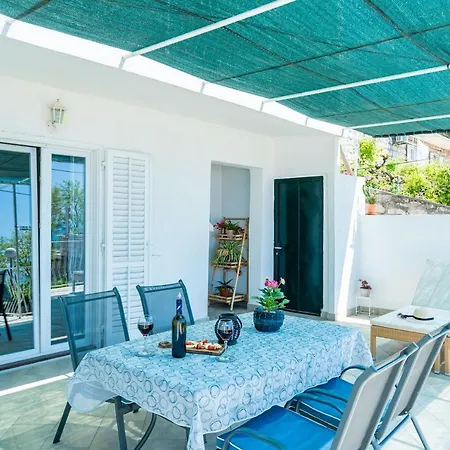 Apartament Nico *