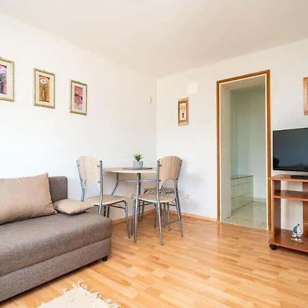 Apartment Nico *