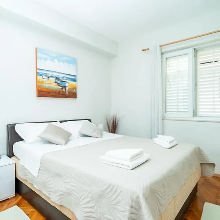 Nico Apartment